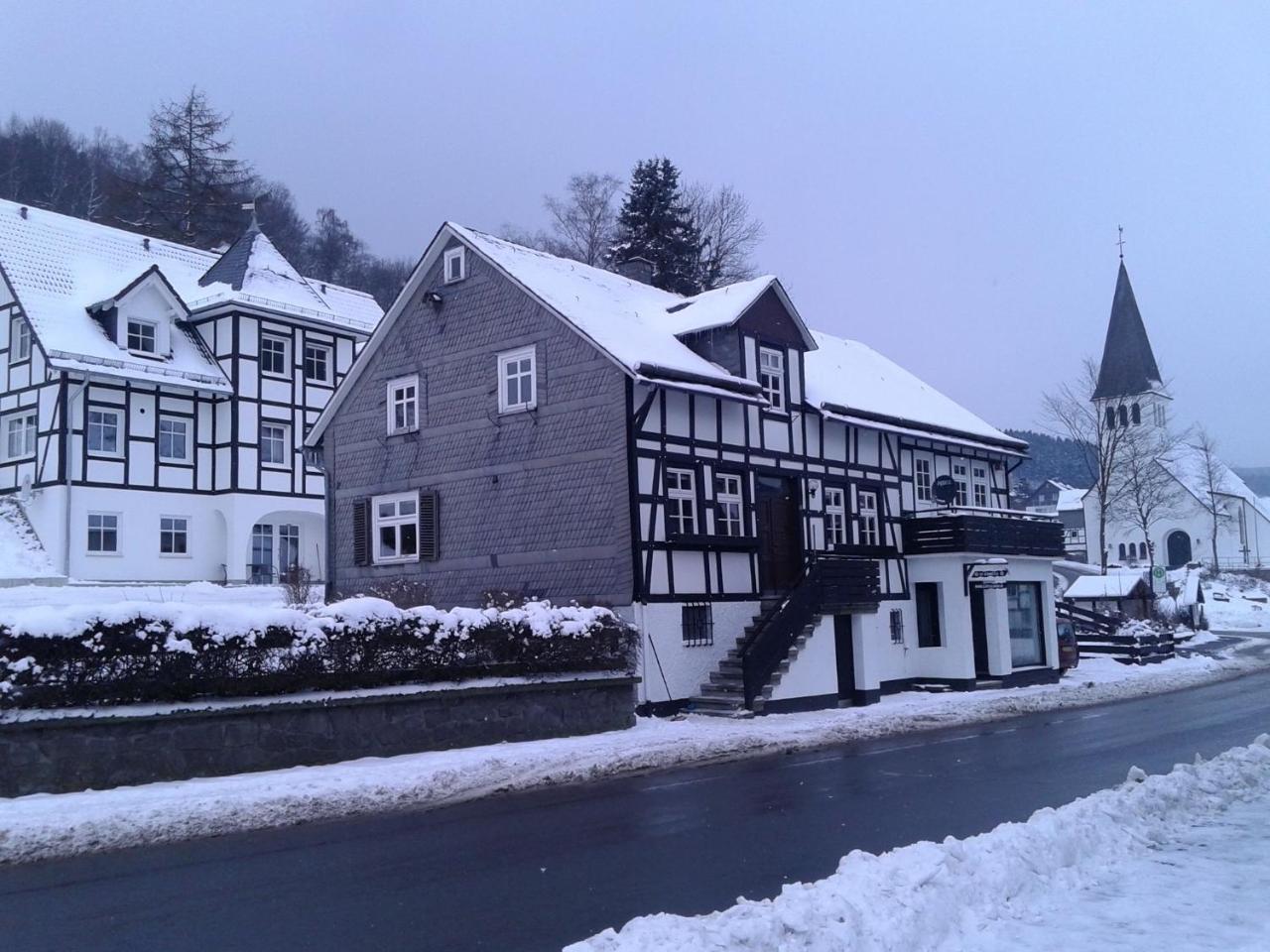 Cozy Holiday Home With Wifi In Hochsauerland Elpe Exterior foto